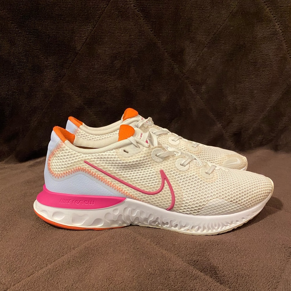 Women’s Nike Renew Run Summit White Shoes